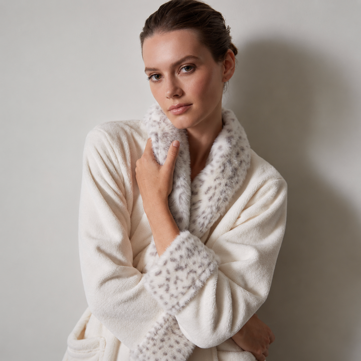 Natori Plush Lynx Robe in Zen White NC4068
