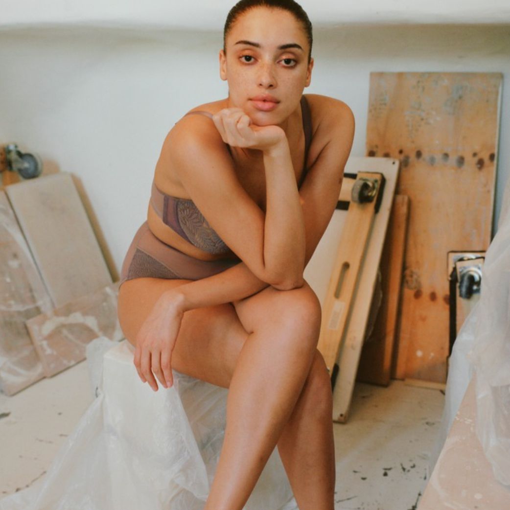 Va Bien Palmier Plunge Bra 770 in Cocoa-Bras-Va Bien-Cocoa-34-B-Anna Bella Fine Lingerie, Reveal Your Most Gorgeous Self!