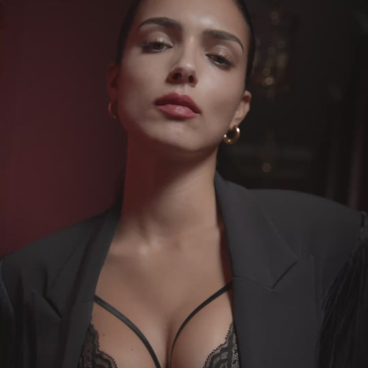 Aubade Love Vertigo Peekabo Bra in Black 7I17
